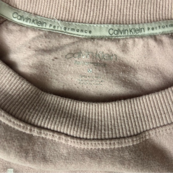 Calvin Klein light pink semi crop sweatshirt,
Size M - Picture 6 of 8